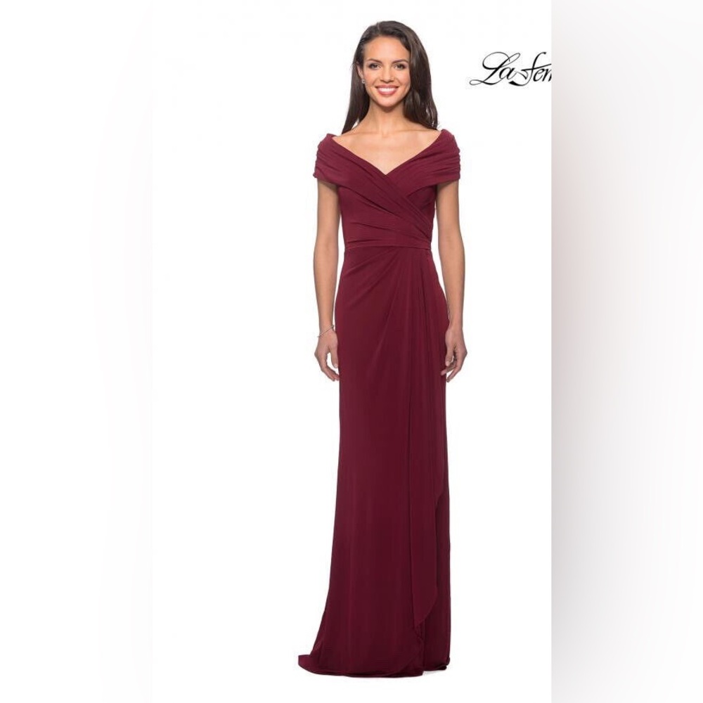 La Femme Ruched Jersey Column Gown in Wine Women's Size 12